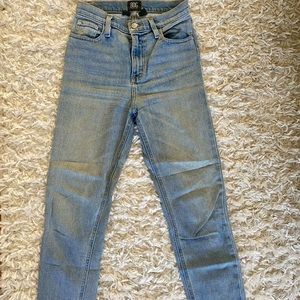 BDG Cropped Jeans